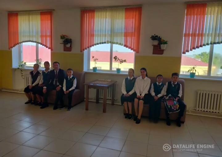"Біртұтас тәрбие"бағдарламасын жүзеге асыру бойынша жұмыс жоспарына сәйкес "Өнегелі 15минут"-балалардың ересектермен емін-еркін қарым-қатынас жасау да